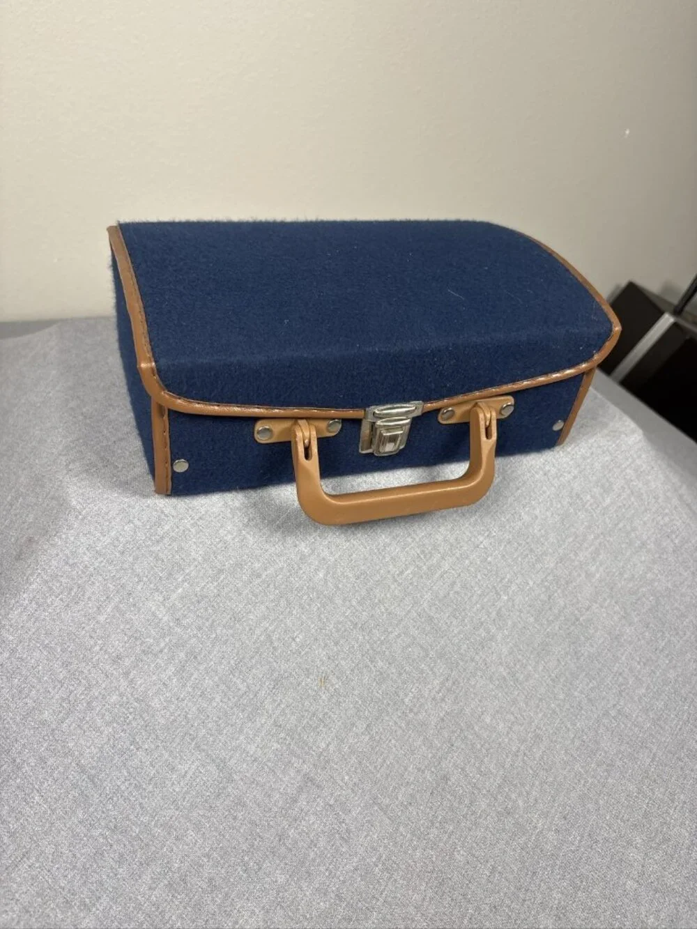 Blue Felt Cassette Tape Storage Carrying Case Briefcase Holds 12